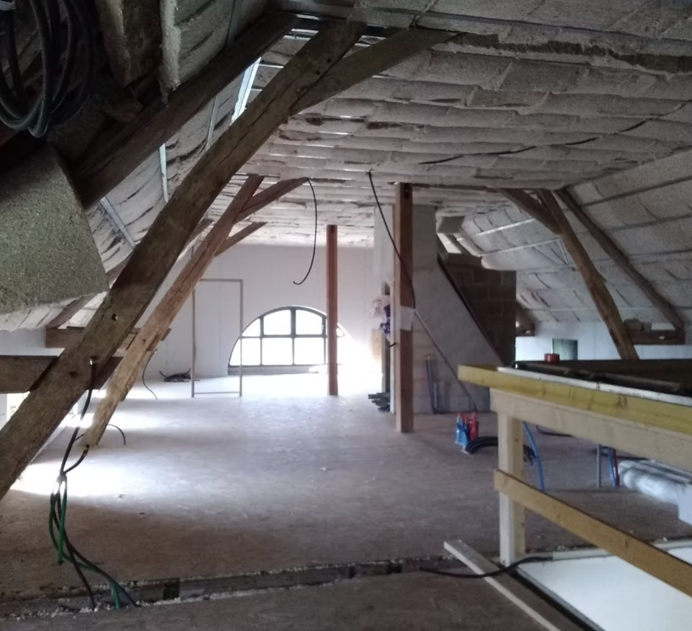 isolation des combles aménagés avec de l'isolant naturel (chanvre / lin / coton)