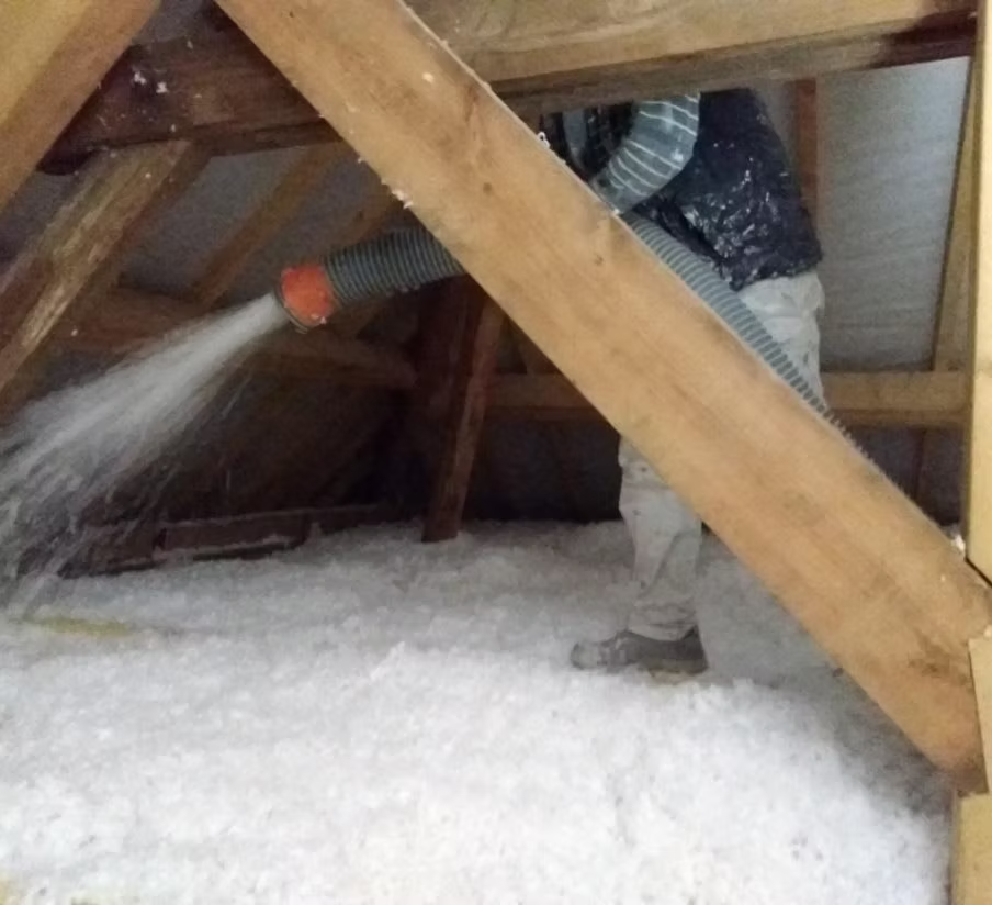 isolation des combles perdus par soufflage en laine de verre, ouate de cellulose, laine de roche
